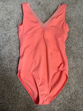 Claudia Dean Leo - Coral leo - V-Neck Comfort - Small - barely worn